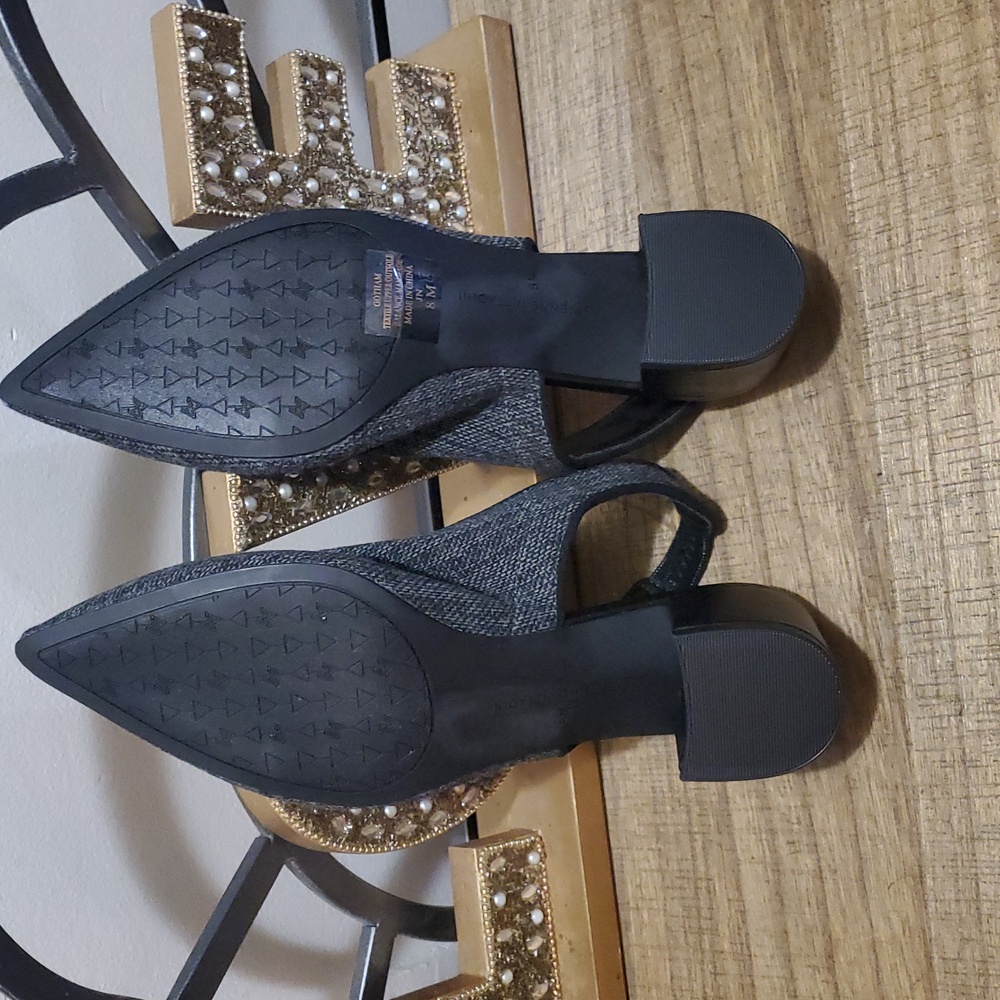 Adrienne Vittadini Gray Black Pointed Toe Gotham Pump Sz 8M - Picture 10 of 10